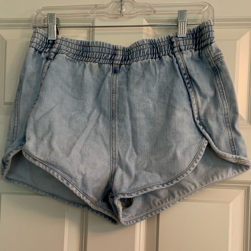 Nordstrom Shorts in Light Wash Denim (size M)